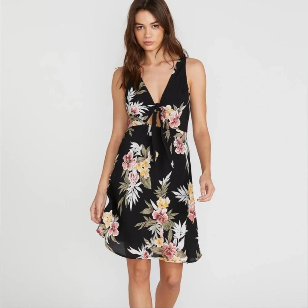 Volcom Wrap Skillz Floral Dress - Picture 1 of 10
